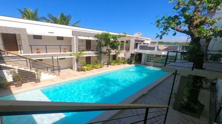 Miami Heat Beach Resort Morong  Ngoại thất bức ảnh