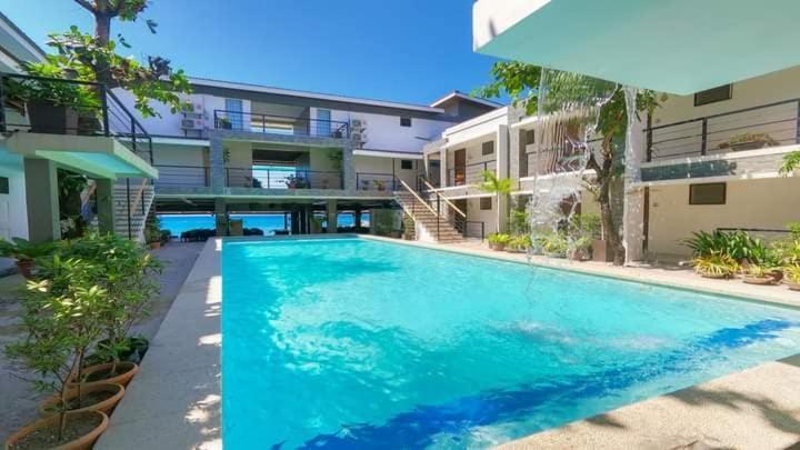 Miami Heat Beach Resort Morong  Ngoại thất bức ảnh